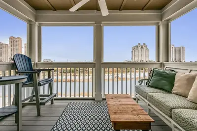 Image de Beach Chic 3br Townhome in Lost Key | Screened Balcony w/Gulf Views | Beach Club & Tiki Bar | Pools
