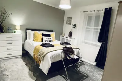 Image de Centrally Located a Home from Home with a free parking
