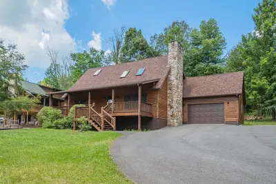 Image de Dancing Bear Lodge | Dog Friendly, Near Activities