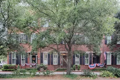 Image de Liberty Street Redbrick Townhouse, Liberty Street Redbrick Townhouse