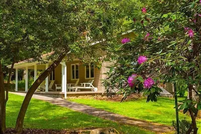Image de The Pebblestone Cottage is a charming cottage with three bedrooms and two full baths.