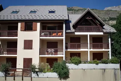 Image de Monetier: Ensoleillé confortable appartement moderne idéalement situé pour les amateurs de montagne