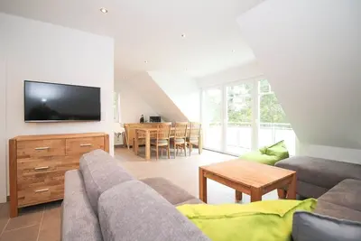 Image de Moderne Obergeschosswohnung für 6 Personen + Baby in Norddeich