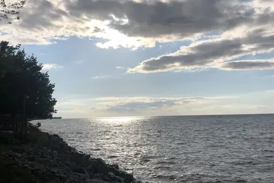 Image de A carriage and cabana right on Lake Ontario waterfront