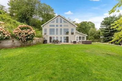 Image de Lake front home on beautiful Lake Mille Lacs with a 210 degree view of the lake.