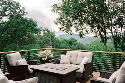 Image de 5 Star, newly renovated, long range mountain view, central to Highlands/Cashiers