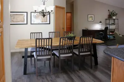Image de Cozy home with Private Forest/Park on 1. 5 acres, Outdoor lounge area and Hot Tub