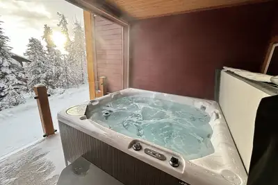 Image de 10 out of 10! True Ski & Ski out - Private Hot tub and short walk to Village.
