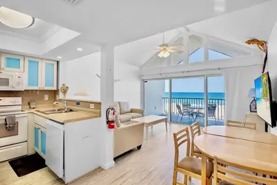 Image de Coconuts Beachfront #109 by Ami Locals