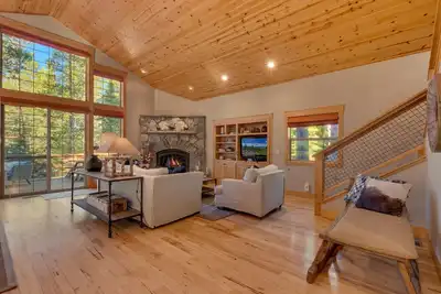 Image de Woodcrest at Tahoe Donner By Tahoe Getaways - 3br with Pool Table - 3000 sq ft Hoa Beach, Pool, Gym