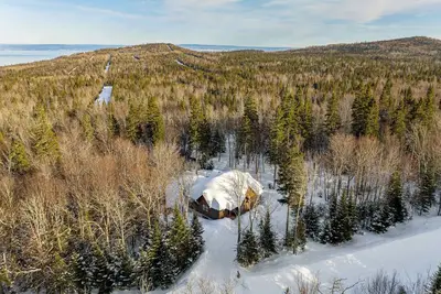 L'ours de Charlevoix | Escapade en forêt avec spa
