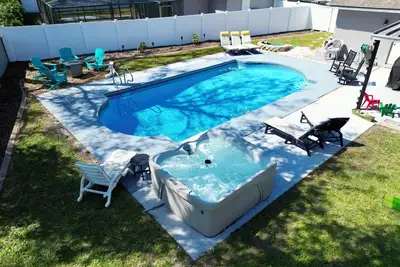 Image de Pool, Hot Tub, Pickleball, Basketball & Game Room Fun, Resort Style Backyard