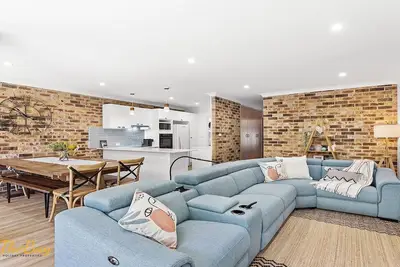 Image de Bay Parklands Unit 70 - Renovated apartment walking distance from Little Beach