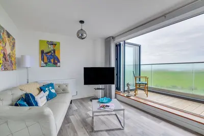 Image de Coastal Retreat - Quatre Chambres Maison, Couchages 8