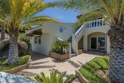 Spacious 3 Br Across the Street from Top Beach