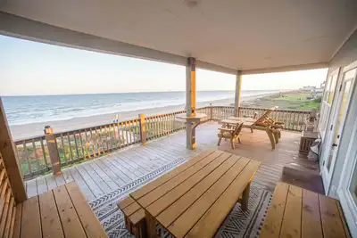 Image de Beach Front Oasis with Breath-taking Views