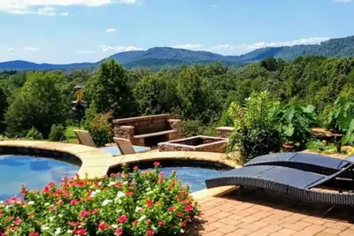 Image de Beautiful Mountain Views with a Resort Style Pool and Wedding Venue