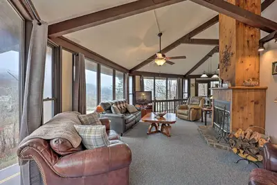 Image de 'Skiway Chalet' Home w/ Hot Tub in Beech Mountain!