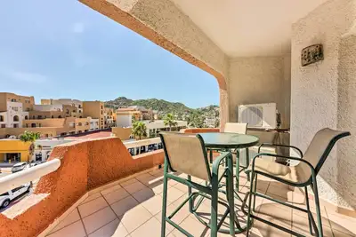 Image de Marina View Cabo San Lucas Condo < 1 Mile to Beach
