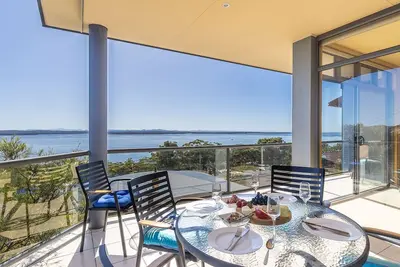 Image de 23 Wollomi Ave - perfect coastal getaway, with stunning water views and Wifi
