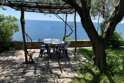 Image de Apartment for 9 People - Beautiful Garden with Sea View, Free Parking for 3 Cars
