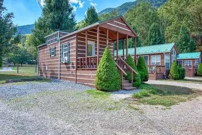 Image de Thunder Road-Cabane-Panoramique-Salle de bain privée séparée-Vue sur Montagne