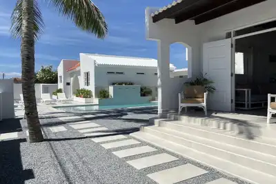 Image de Movida Inn Aruba - Main House garden&pool view