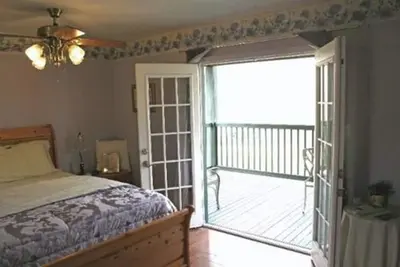 Image de Gardeners Cottage-Lune de Miel-Balcon-Bain à remous-Cottage