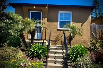 Image de Cottage 3-Cottage-Salle de bain et douche-Traditionelle-Vue sur la cour