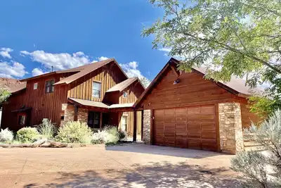 Image de The Sanctuary-Signature-Résidence-Salle de bain et douche-Vue sur le bois
