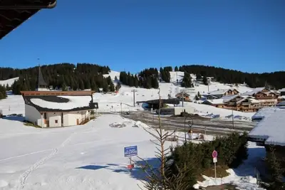 Image de 2ème étage, balcon, télévision, casier à ski, 33m², Les Saisies