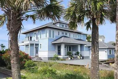 Image de Oceanfront Home with Expansive Views