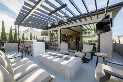 Image de High-end Home Near the Beach - Firepit - Outdoor Kitchen