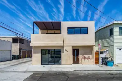 Image de Contemporary home close to bay + beach