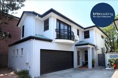 Image de Bulimba Central 3bd, Pet Friendly, Courtyard Avail