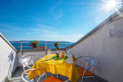 Image de Appartement de vacances avec climatisation et vue sur la mer