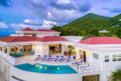 Image de Beautiful 4 bed\/4 bath villa with pool and stunning views in west Tortola