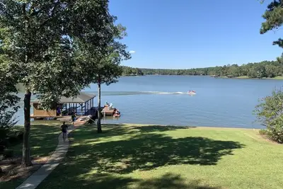 Image de Lakefront Retreat w\/ Big Water Views, Private Dock, & Fire Pit!