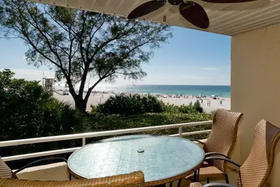 Image de Wonderful Beach Views And Large Pool!