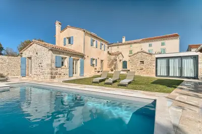 Image de Villa Pietra mit Pool