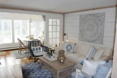 Image de Steps to private beach in Maushop Village, 2 bed, 2 full baths