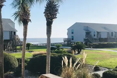 Image de Private 300 Ocean Mile Community with Pool