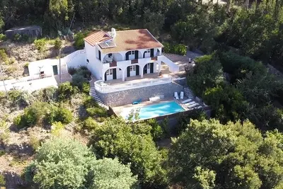 Image de Luxury 4 Bed Villa with Pool & Stunning Sea Views