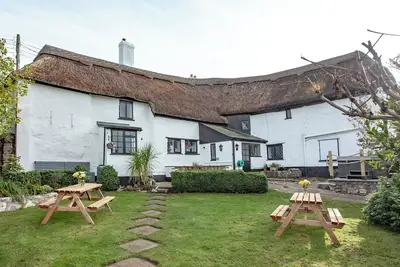 Image de 6 chambres à coucher à Kingsteignton, near Newton Abbot