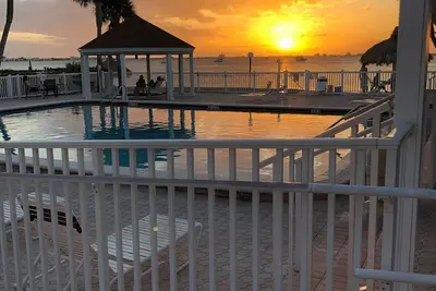 Image de Private Beach & Much More At Bermuda Bay Condo Community Of St Petersburg