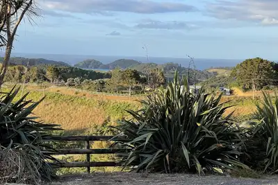 Image de Tui Cottage Private rural retreat with elevated views to the ocean