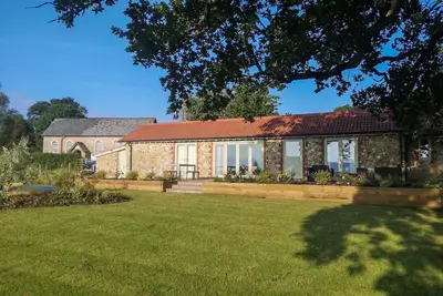 Image de The Cosy Cowshed, pet friendly, character holiday cottage in Dalwood