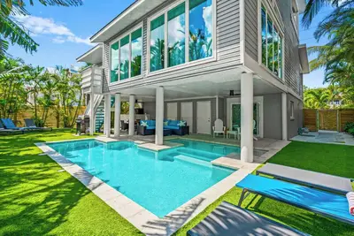 Image de Sunset at 714 - 4br/3ba - Anna Maria City - By Island Real Estate Vacations