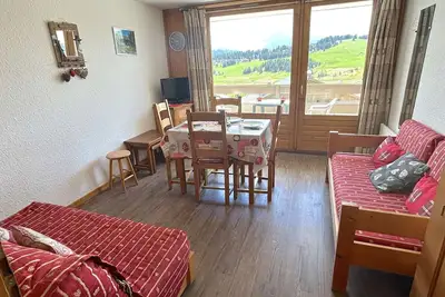 Image de Studio cabine pour 4 personnes avec balcon exposé sud, au cœur des Saisies