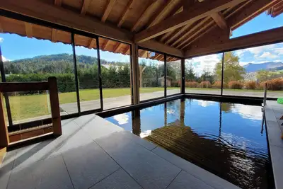 Image de Superbe chalet avec piscine et hammam Ă 50m des pistes